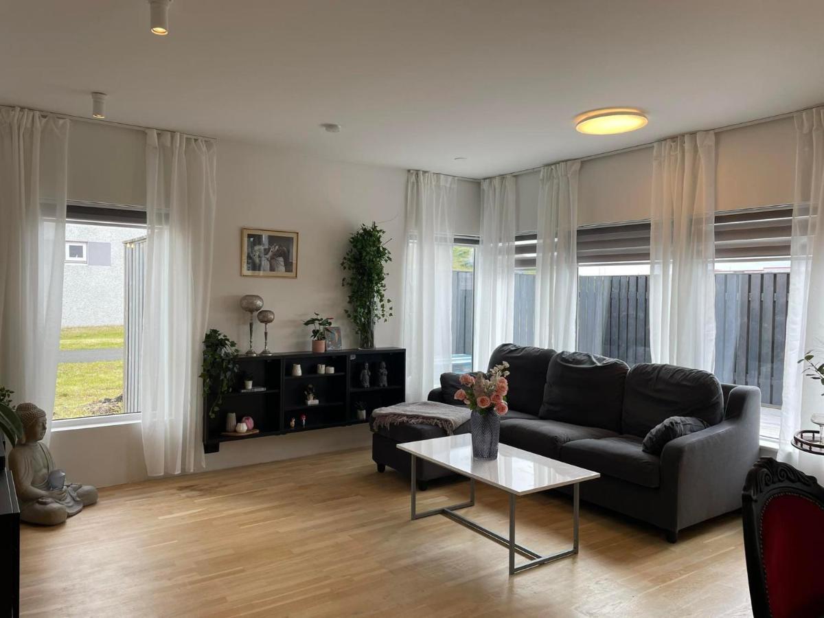 Spacious 3Br Condo Near Blue Lagoon 15M Airport 9M Njarthvik Exteriér fotografie